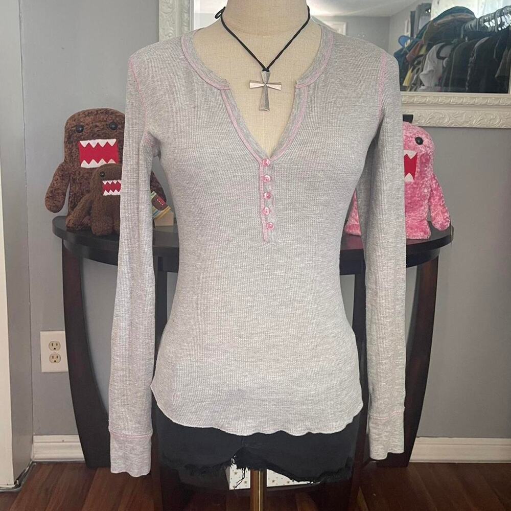 Y2k grey henley long sleeve
